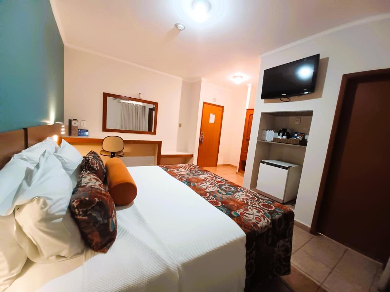 Hotel Riviera Araçatuba Buitenkant foto
